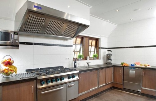 Losser House | A cozy accommodation with its own Finnish kota and hottub located on an estate in Twente.