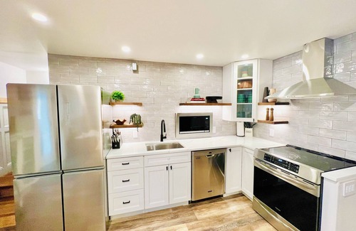 Ouray Condo | A Cozy and a Modern Retreat. Newly renovated -2 bed 1bath. Walk to everything!