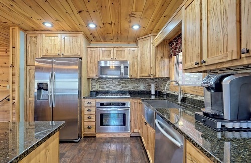 Marble Cabin | A cozy and bright cabin w/firepit close to many activities in the Smokies!