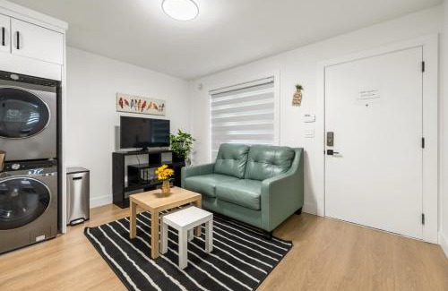 Surrey House | A cozy and stylish 2-bedroom retreat
