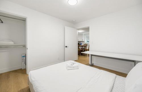 Surrey House | A cozy and stylish 2-bedroom retreat