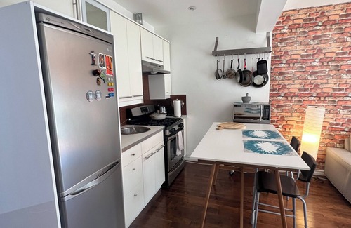 Trinity - Bellwoods House | A Cozy & Bright Apartment w/Terrace-Friendly Neighbourhood Downtown Toronto