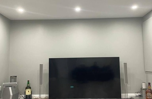 Vaudreuil House | A cozy cool basement for guest