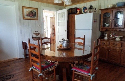 Thompson's Station House | A cozy cottage located 4 miles from Leiper's Fork in Williamson County TN