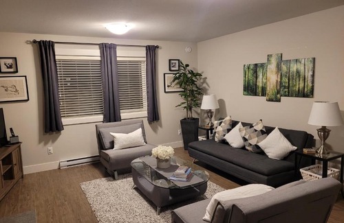 Regional District of Nanaimo House | A Cozy Family get away suite in South Nanaimo