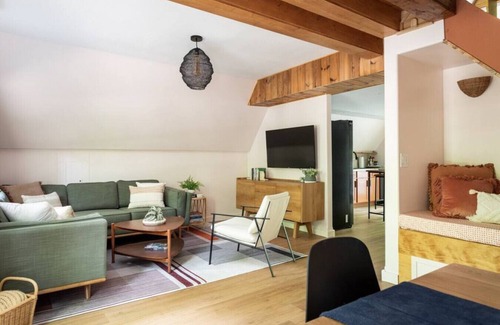 Interlochen Cottage | A cozy getaway nestled in the woods of Northern Michigan.