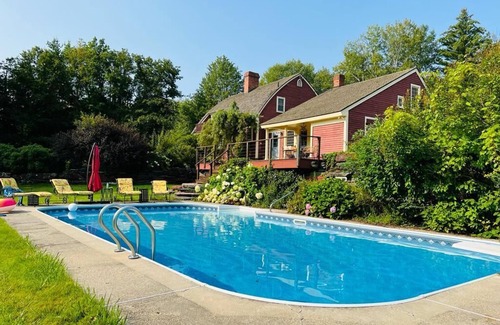 Pownal House | A cozy home nestled in the Green Mountains of Vermont!