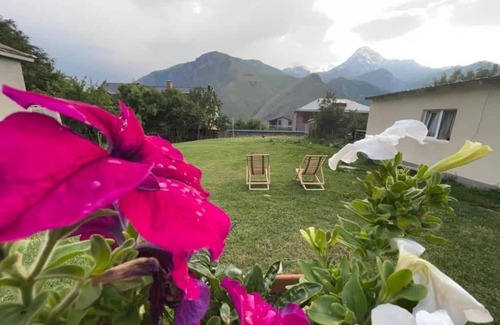 Stepantsminda House | A cozy house with veranda and big yard, with the best view on Kazbegi mountain.