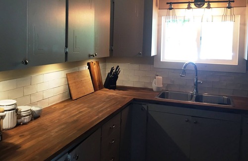 Vernon Cottage | A cozy Okanagan cottage for your getaway