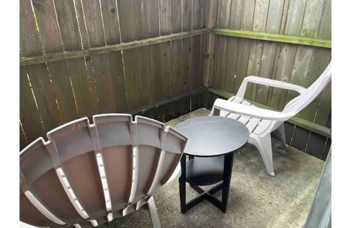 Woodforest Apartment | A cozy place to stay at East End Extended Stay