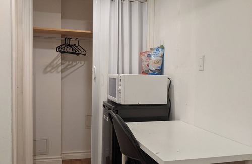Richmond Hill House | A Cozy Private Room 6B