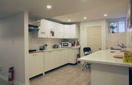 Richmond Hill House | A Cozy Private Room 6B