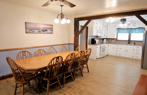 New Bedford Cottage | A cozy, relaxing cottage in Ohio's Amish country.