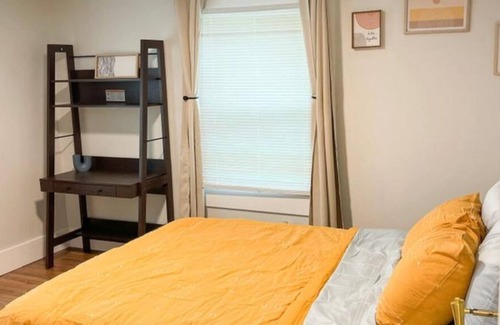 Burlington House | A COZY spacious small house is suitable for your travel and near Elon University