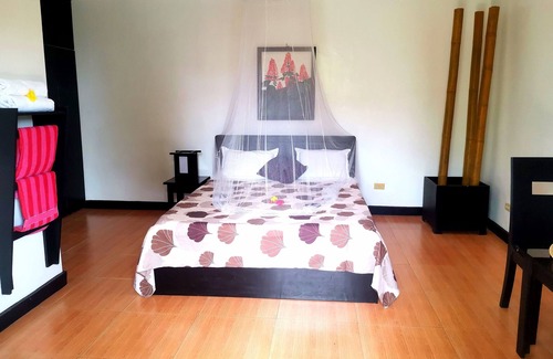 Dauis Hotel | A cozy summer place with five rooms available for 16 to 20 guests.