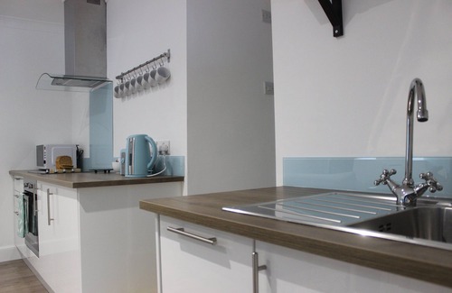 Dunblane Cottage | A cute and cosy cottage, close to the train station.