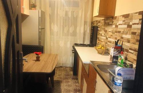 Sector 3 Condo | A cute apartment, new remodeled, in a quiet area,3 min from the Metro , Sleep 4
