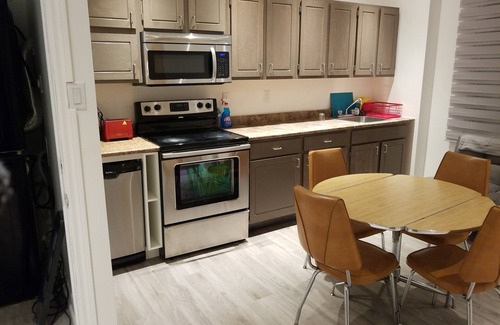 Longueuil Apartment | A Cute & Cosy Apartment near Old Port Montreal/South Shore