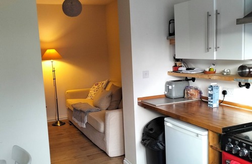 Perranporth Apartment | A cute flat just 600m to the beach with private parking. You are welcome!