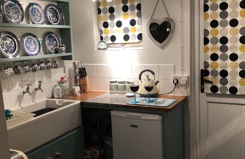 Trevone Cottage | A Delightful 19th Century Beamed Cottage In Trevone Bay, 3 Mins From The Beach