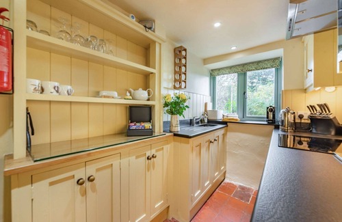 Moreton-in-Marsh Cottage | A delightful two bedroom Cotwold holiday cottage with garden - Cosy Corner