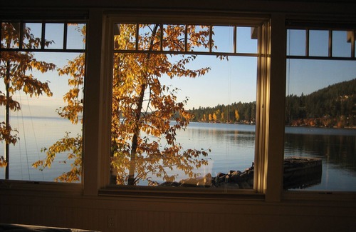 Somers House | A Delightful Sailor's Home with a Spectacular Waterfront Location