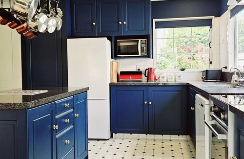 Motueka House | A delightful villa in the coastal town of Motueka.