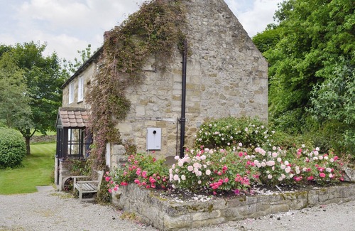 Scawton Cottage | A detached character cottage with an open fire, overlooking Rievaulx Abbey.