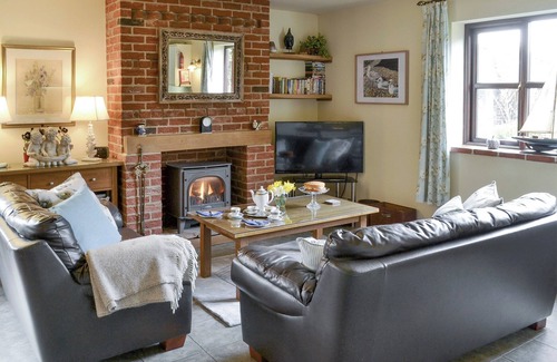 Costessey Cottage | A dog friendly cottage for four with its own swimming pool and enclosed garden.