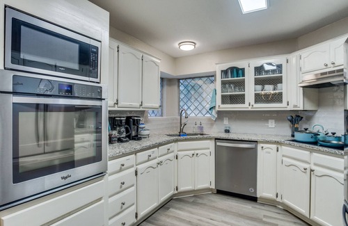 Lewisville House | A&E Entertainment Getaway near DFW Airport