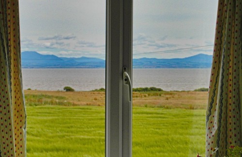 Carsethorn Cottage | A fabulous seaside cottage in an idyllic position with stunning views all around and a 5 minute walk