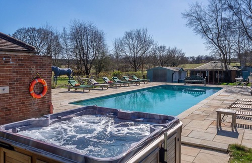 Westleton Cottage | A family-friendly cottage set within ten acres of beautiful landscaped gardens benefiting from onsit