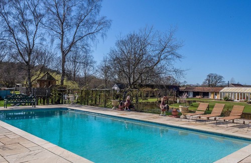 Westleton Cottage | A family-friendly cottage set within ten acres of beautiful landscaped gardens benefiting from onsit