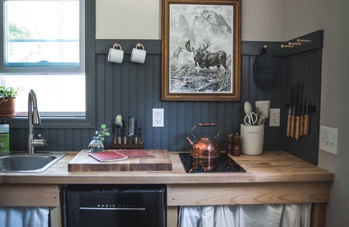 Victor Cabin | A Family Glamping Adventure Awaits