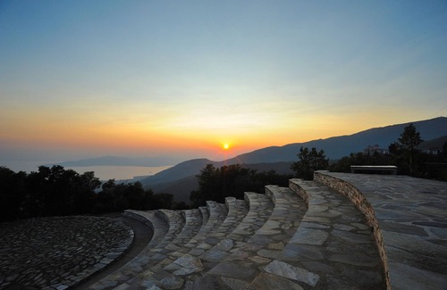 Agios Vlassios House | A Family Friendly Holiday Country House With View to Pagasitikos Gulf
