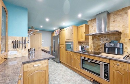 Littlehampton House | A family house that sleeps 8 guests in 4 bedrooms
