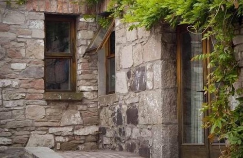Belfast Cottage | A Family & Pet friendly cottage set in rural surroundings