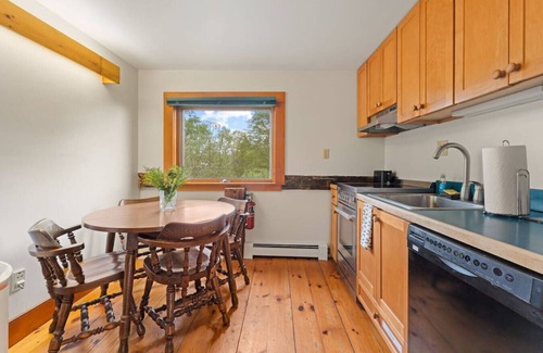 Loudon Apartment | A - Farmhouse Apartment on a Cattle Farm