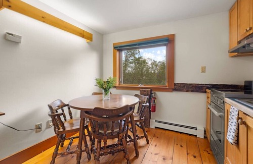 Loudon Apartment | A - Farmhouse Apartment on a Cattle Farm