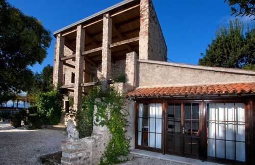 Lazise Old Town Cottage | A fascinating Medioeval Tower on the borders of Lake Garda
