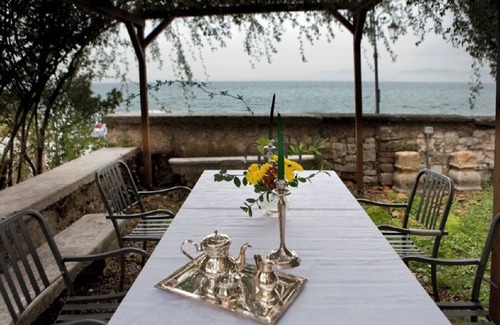 Lazise Old Town Cottage | A fascinating Medioeval Tower on the borders of Lake Garda