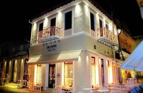 Nafpaktos Apartment | A few steps from Gribovo beach and a 2-minute walk from Psani beach. n