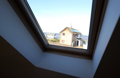 Mundesley Cottage | A first floor apartment that sleeps 2 guests in 1 bedroom