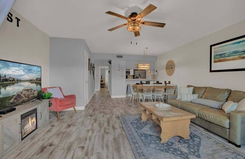 Harbor Oaks Condo | A Fishers ParadiseW/Boatdock!
