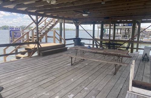 New Roads House | A fishing and swimming paradise . PARTY BARGES AVAILABLE ON REQUEST