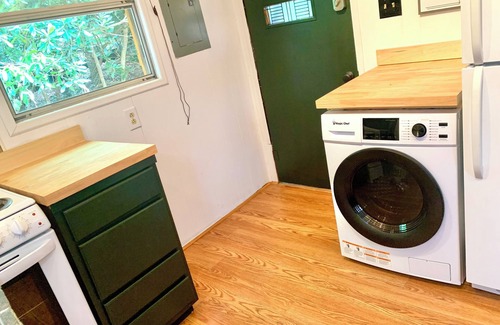 Newland Cabin | A-frame Blue Ridge Parkway Cabin - Pet Friendly