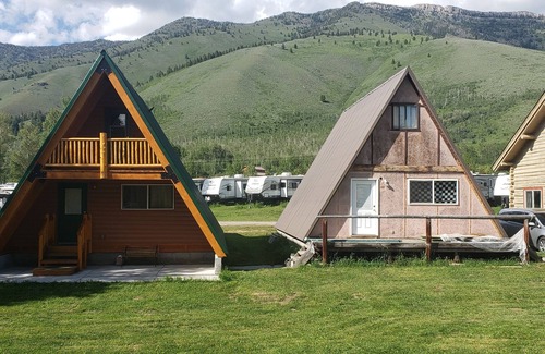 Island Park Cabin | A frame Cabin Near Yellowstone on Henry's Lake