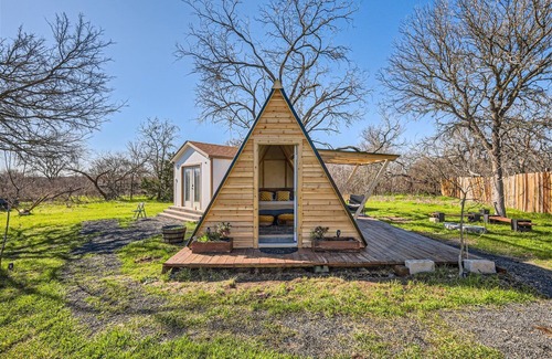 Del Valle Cabin | A-Frame cabin on 5 acres, just 20 mins from downtown