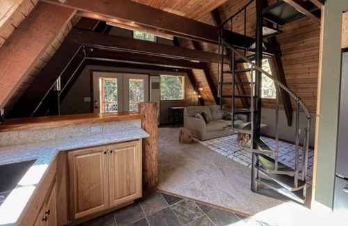 Heron Cabin | A-frame Cabin: secluded rustic retreat