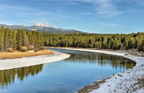 Island Park House | A-Frame Mtn Cabin about 35 Mi to Yellowstone NP!